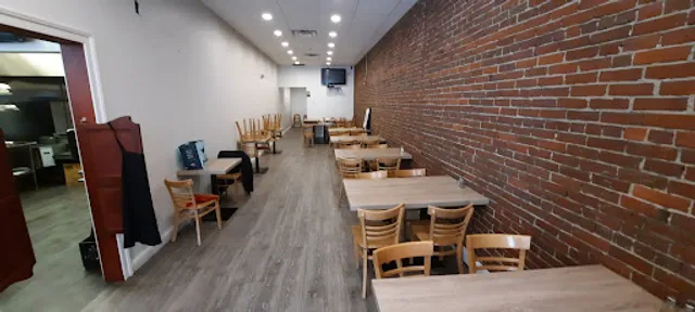 Nikos Waterville House of Pizza