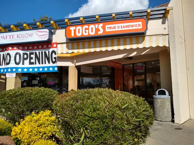 Village Oaks Shopping Center