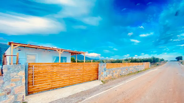 Andromeda Tsoutsouros *****