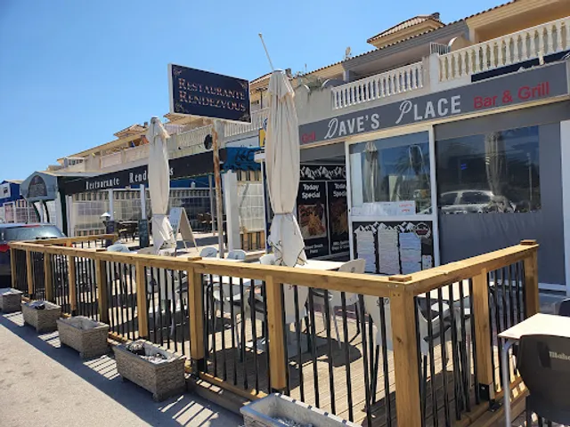 Dave's Place Bar & Grill