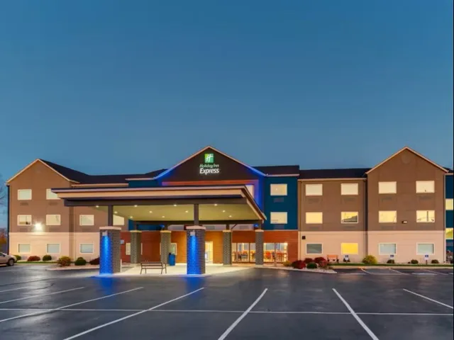 Holiday Inn Express Cincinnati North - Monroe by IHG
