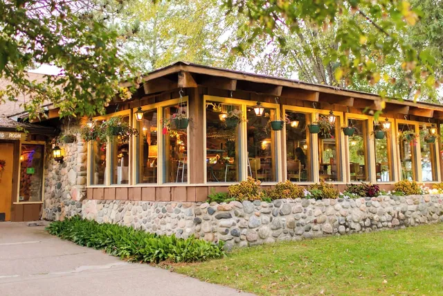 Holiday Acres Resort on Lake Thompson