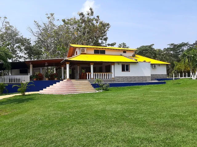 HOTEL CAMPESTRE AGUAS VIVAS