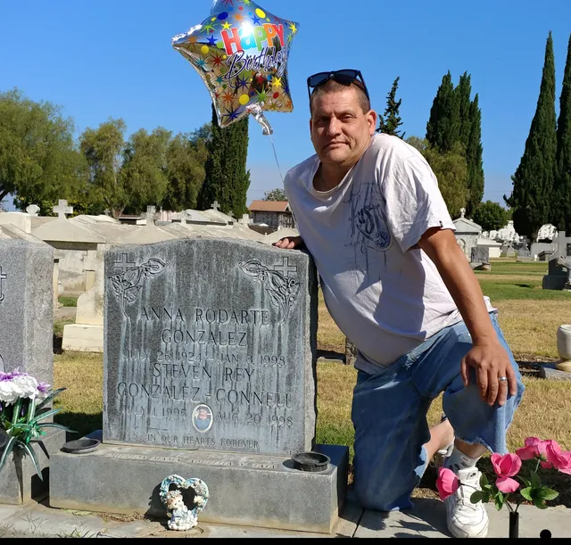 Calvary Catholic Cemetery