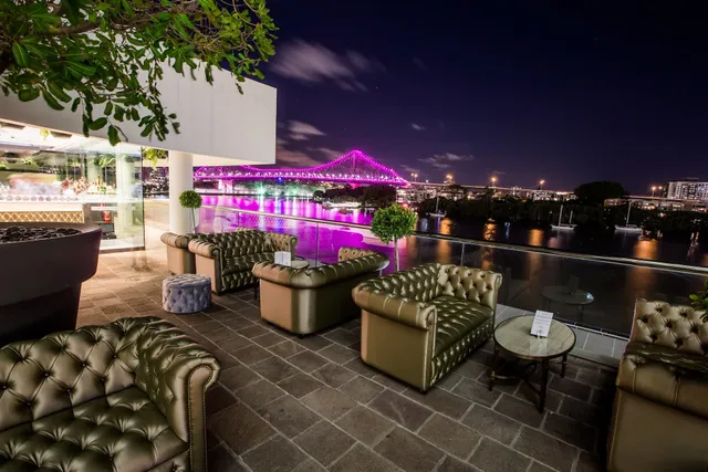 Blackbird Bar, Dining & Events