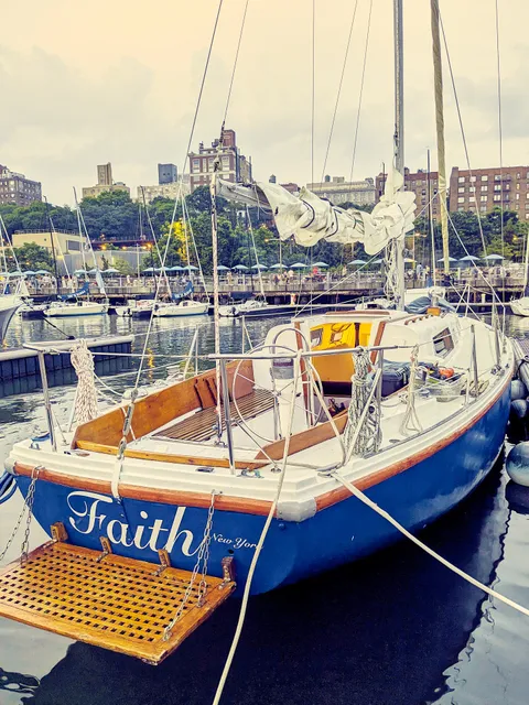 Private Yacht Tours NYC LLC