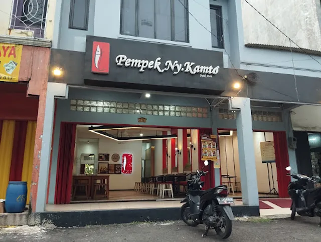 Pempek Ny.Kamto Kopo
