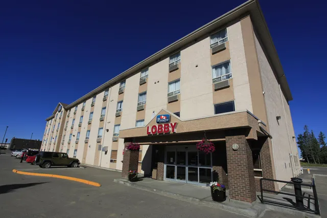 Pomeroy Inn & Suites Fort St. John