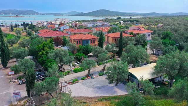 Cunda Battalos Küçük Hotel