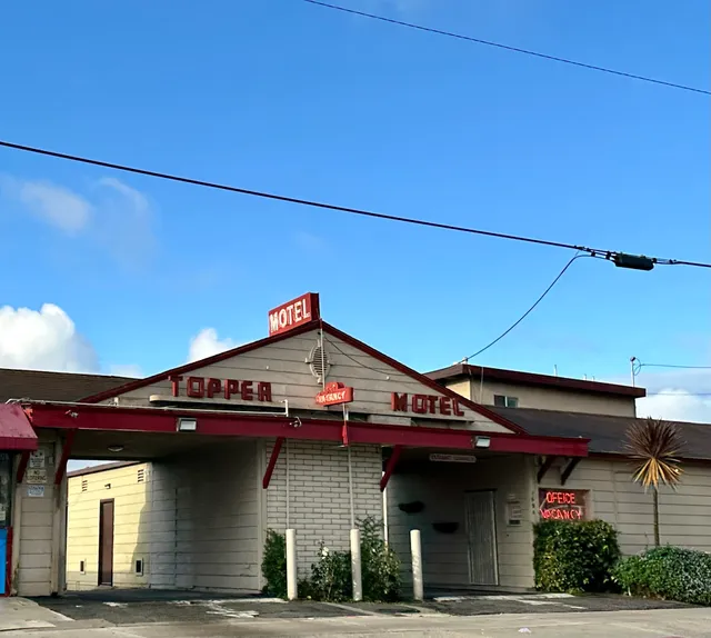 Topper Motel & Liquor Store