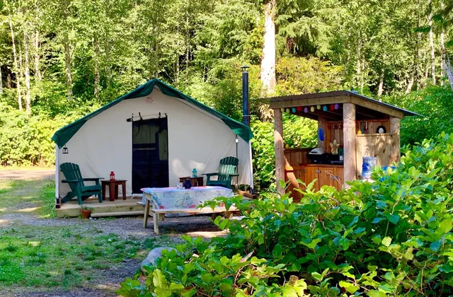 So Damn Lucky Glamping