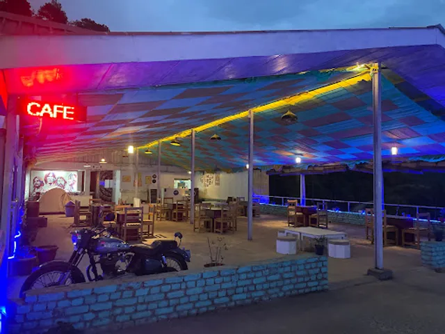 High & Seek Hotel - Shoghi - Shimla