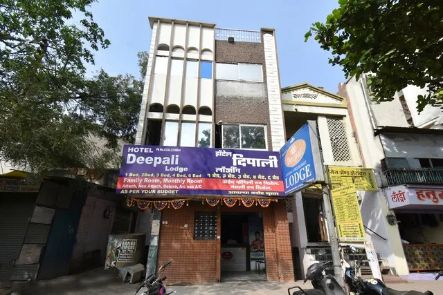 SPOT ON 64570 Hotel Deepali Lodging