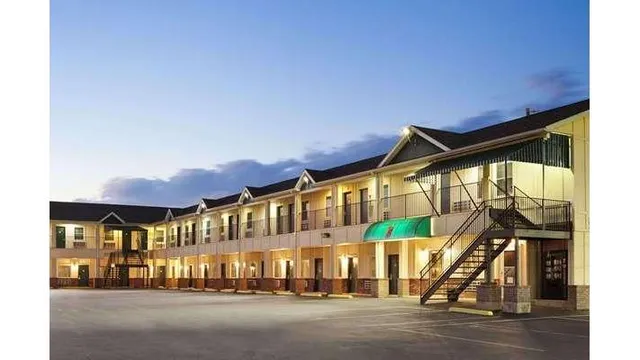 Super 8 by Wyndham Mifflinville Near Bloomsburg