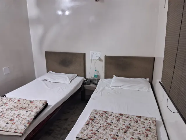 Hotel madhur