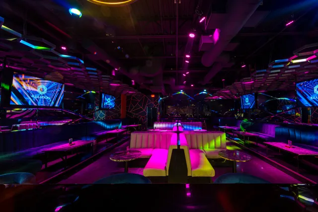 Illuzion Bar & Lounge