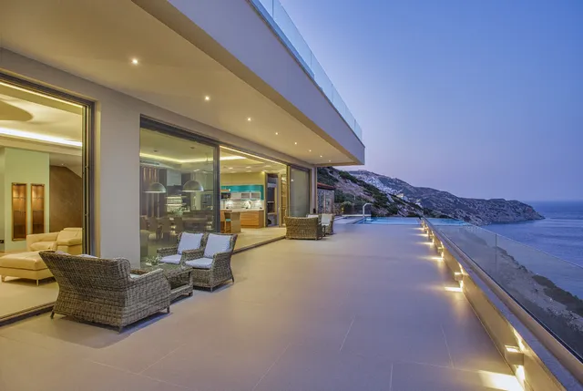 Amfitriti Luxury Villa