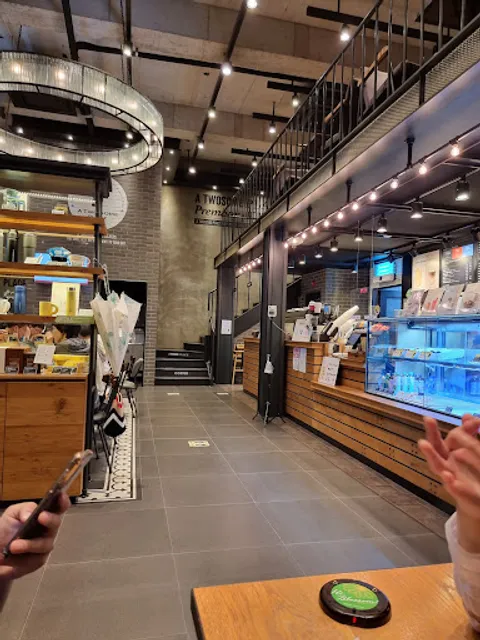 투썸플레이스 여수성산공원점