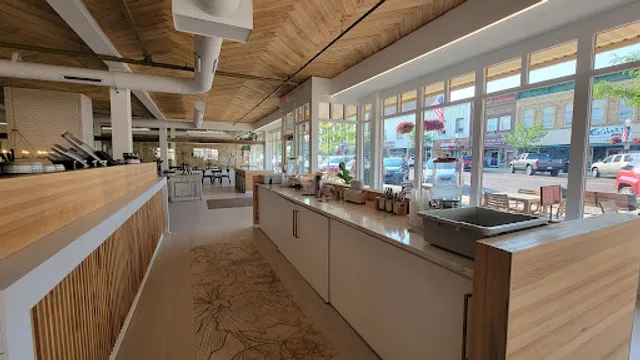 Boxed and Burlap Downtown