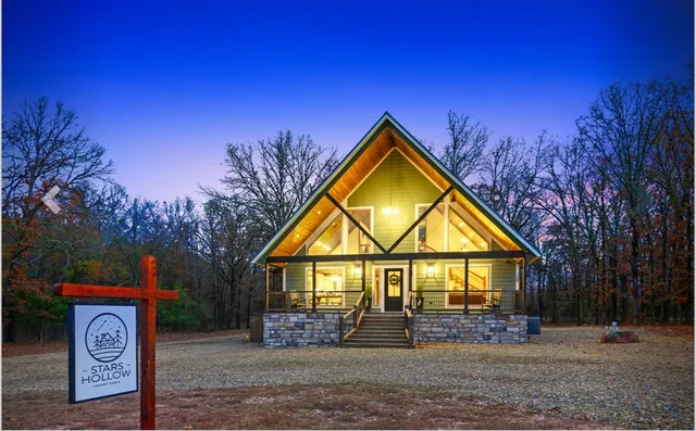 Stars Hollow Luxury Cabin