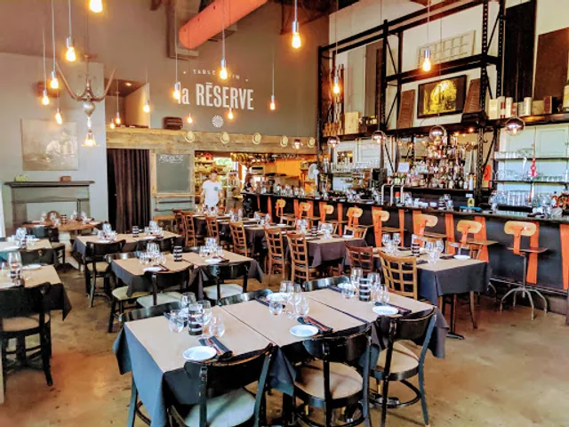 La réserve table et vin