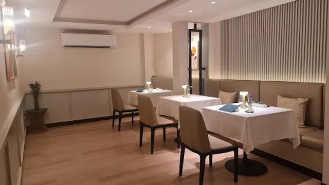 Restaurant Resonance