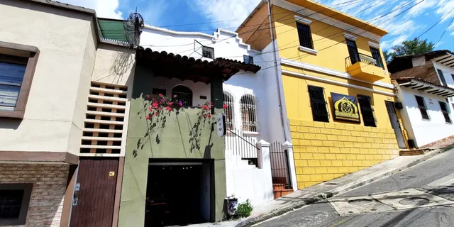 Epifanía Hostal, lavandería y café