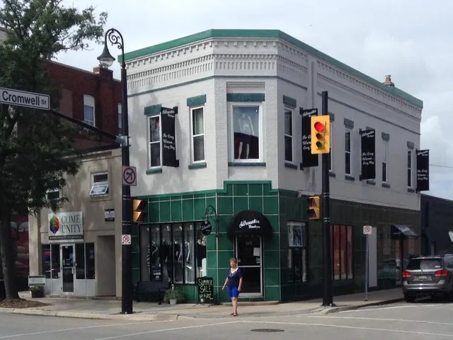 Silhouettes Boutique & Bras / Silhouettes Mastectomy