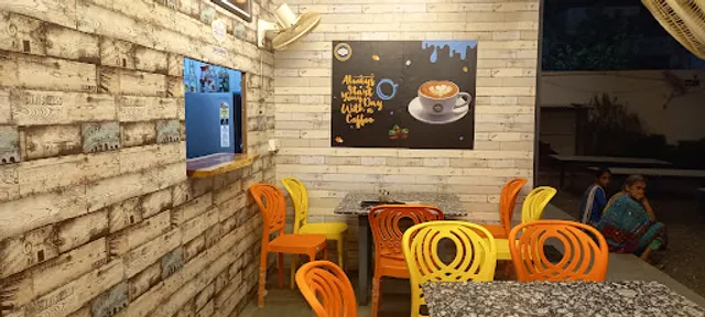 Helly & Chilly Cafe.