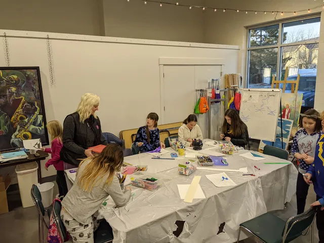 Flowerstone Frame & Art Studio