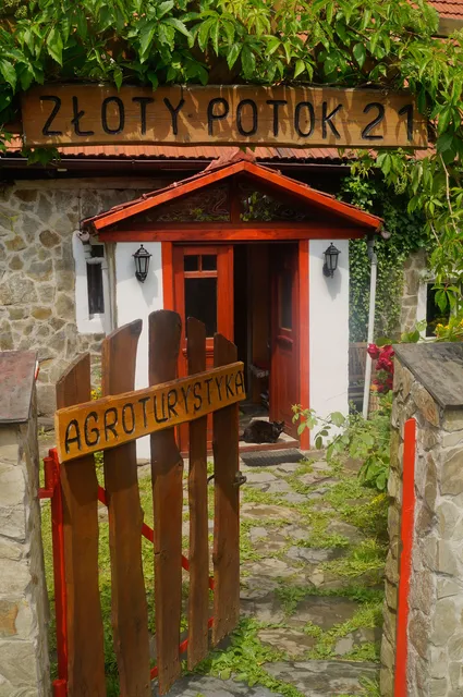 Golden Creek - Self-Catering