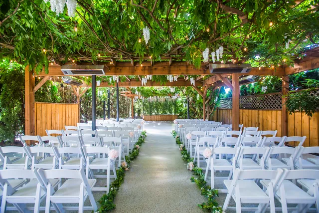 The Troutdale House by the Sandy River