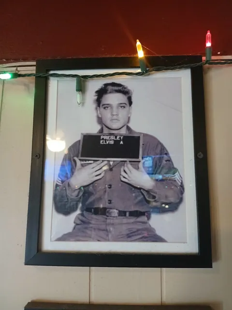 Mahoney's Neighborhood Bar