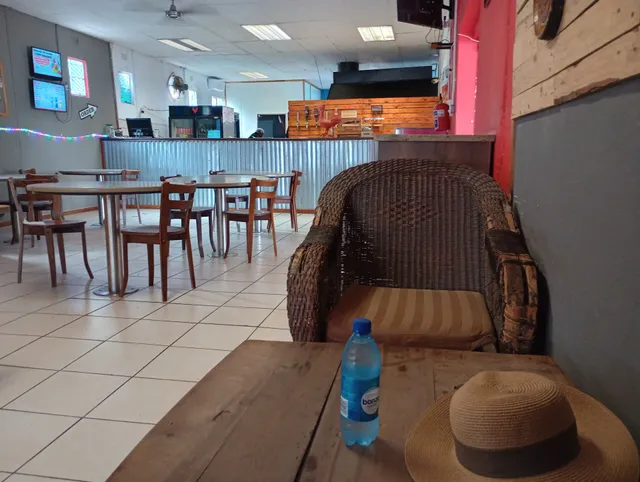 Gantsi Kickin Chicken