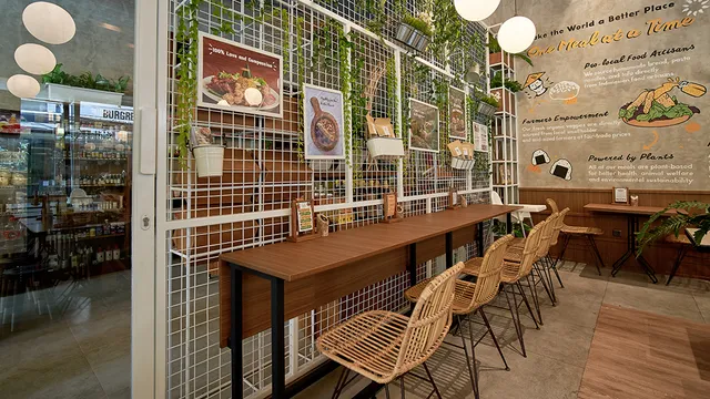 Burgreens The Breeze - Healthy Plant-Based Eatery