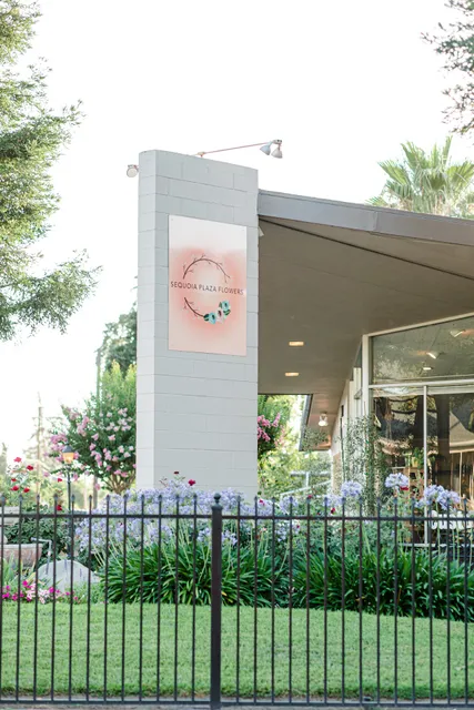 Sequoia Plaza Flowers