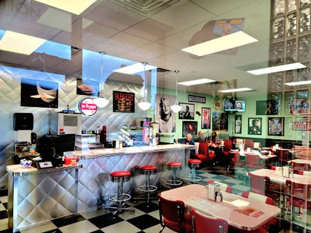 Boomarang Diner - Norman (Constitution)