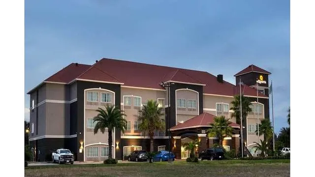 La Quinta Inn & Suites by Wyndham Alvin