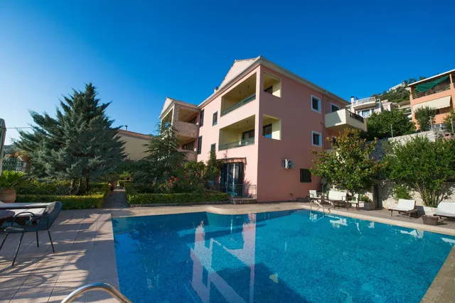 Pirofani Villa Apartments