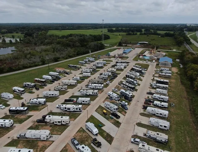 Summer Breeze USA RV Resort & Waterpark