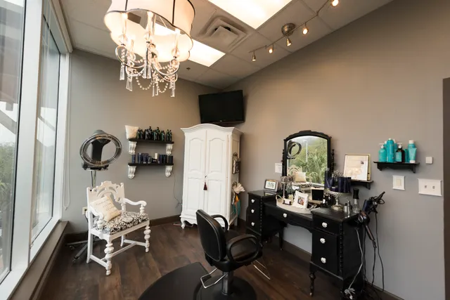 Salons by JC Hollywood