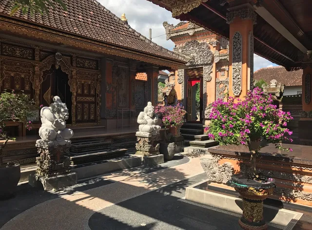 Tude's Family Homestay