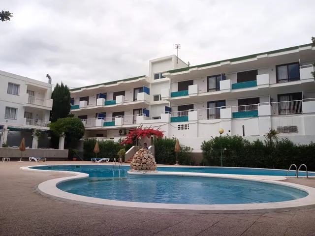 Apartamentos Cala Llonga