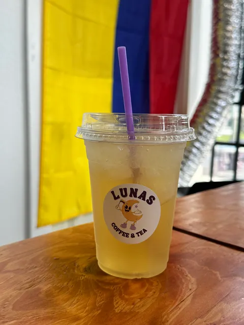 Lunas Coffee & Tea