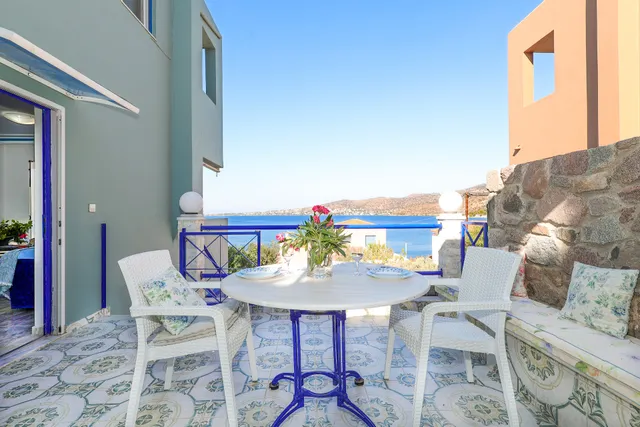 Dreamy Perdika Aegina