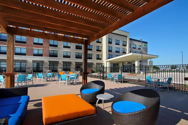 Holiday Inn Express & Suites Dallas-Frisco NW Toyota Stdm by IHG