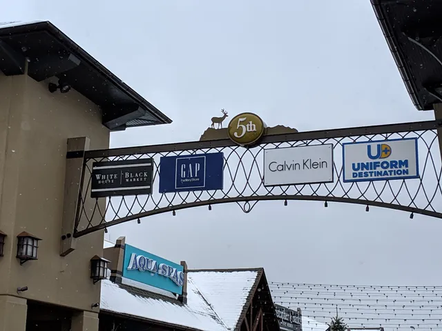 White House Black Market