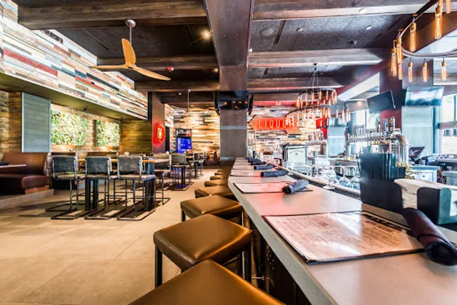 Tap 42 Craft Kitchen & Bar - Midtown Miami