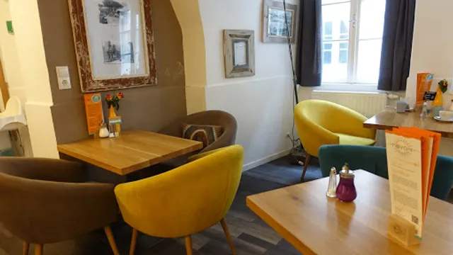 MOYOme ...the little different place. Food.Market.Deco