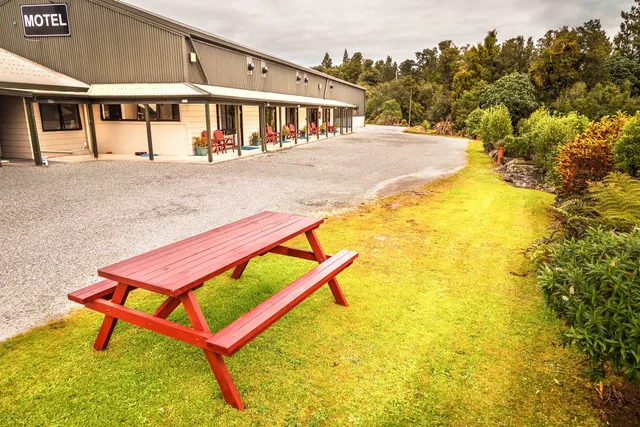 ASURE Aspiring Court Motel